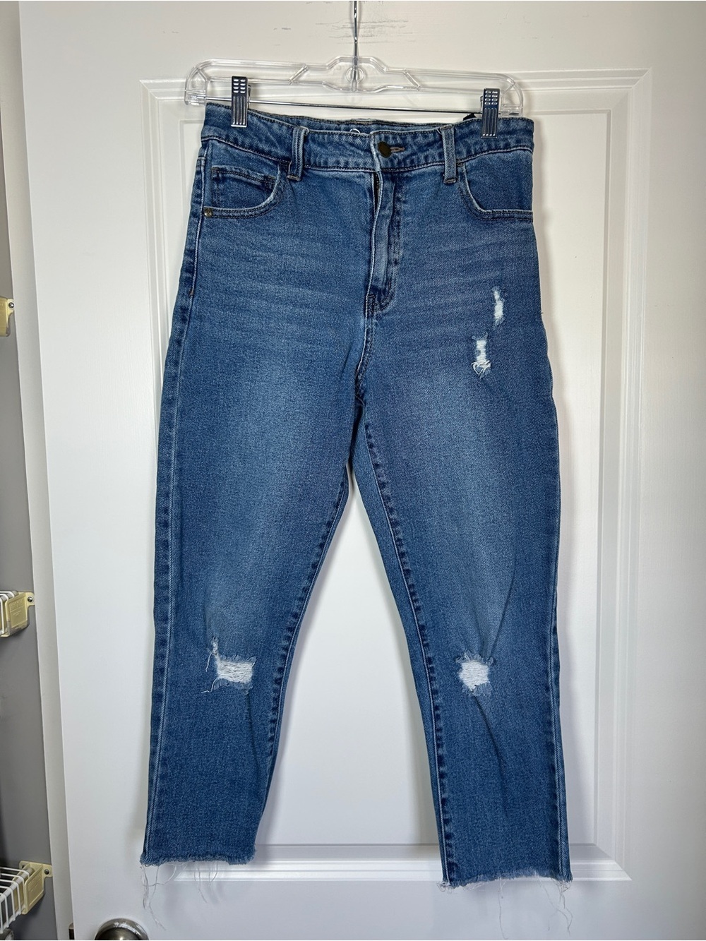 art class Distressed Cropped Blue Jeans